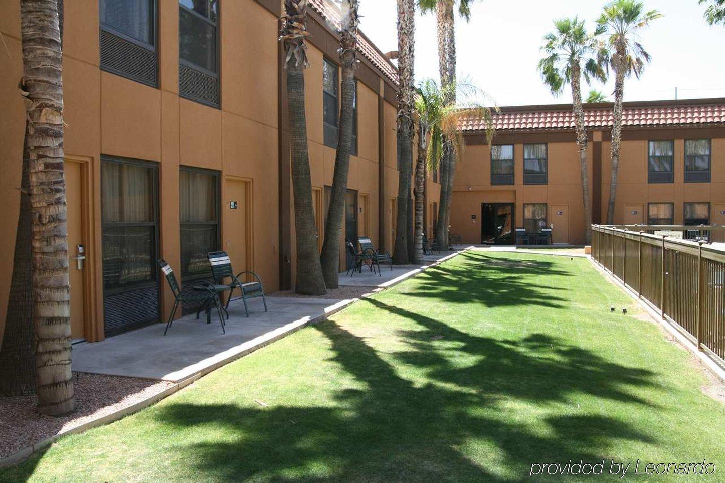 Hampton Inn & Suites Scottsdale On Shea Blvd Экстерьер фото